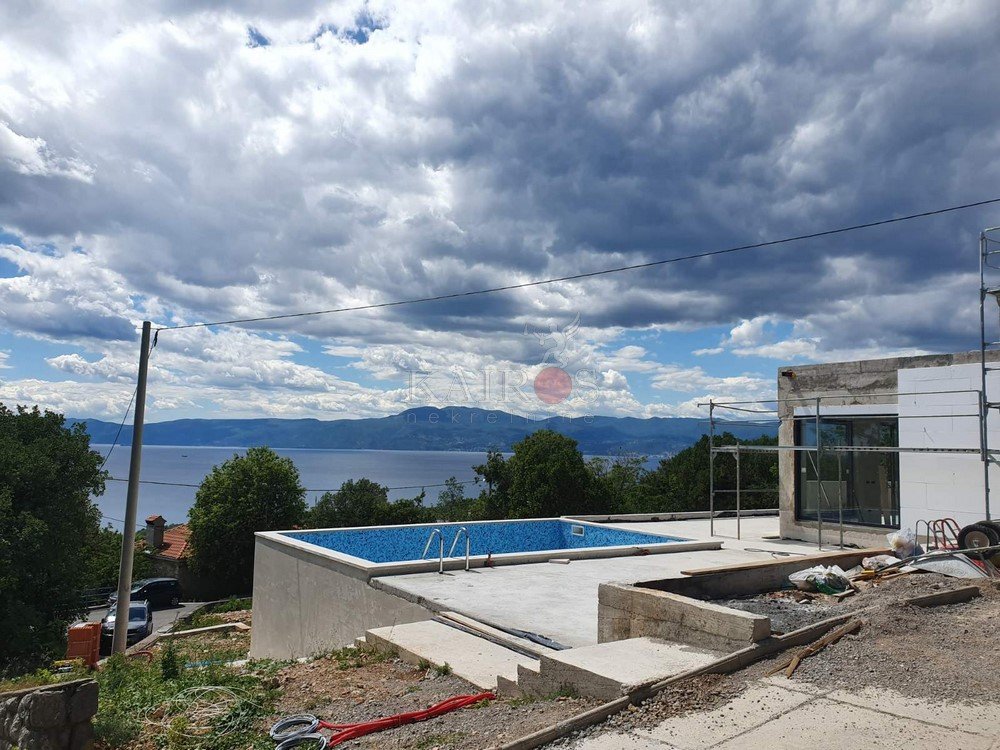 PREKRASNA VILA SA BAZENOM I PANORAMSKIM POGLEDOM